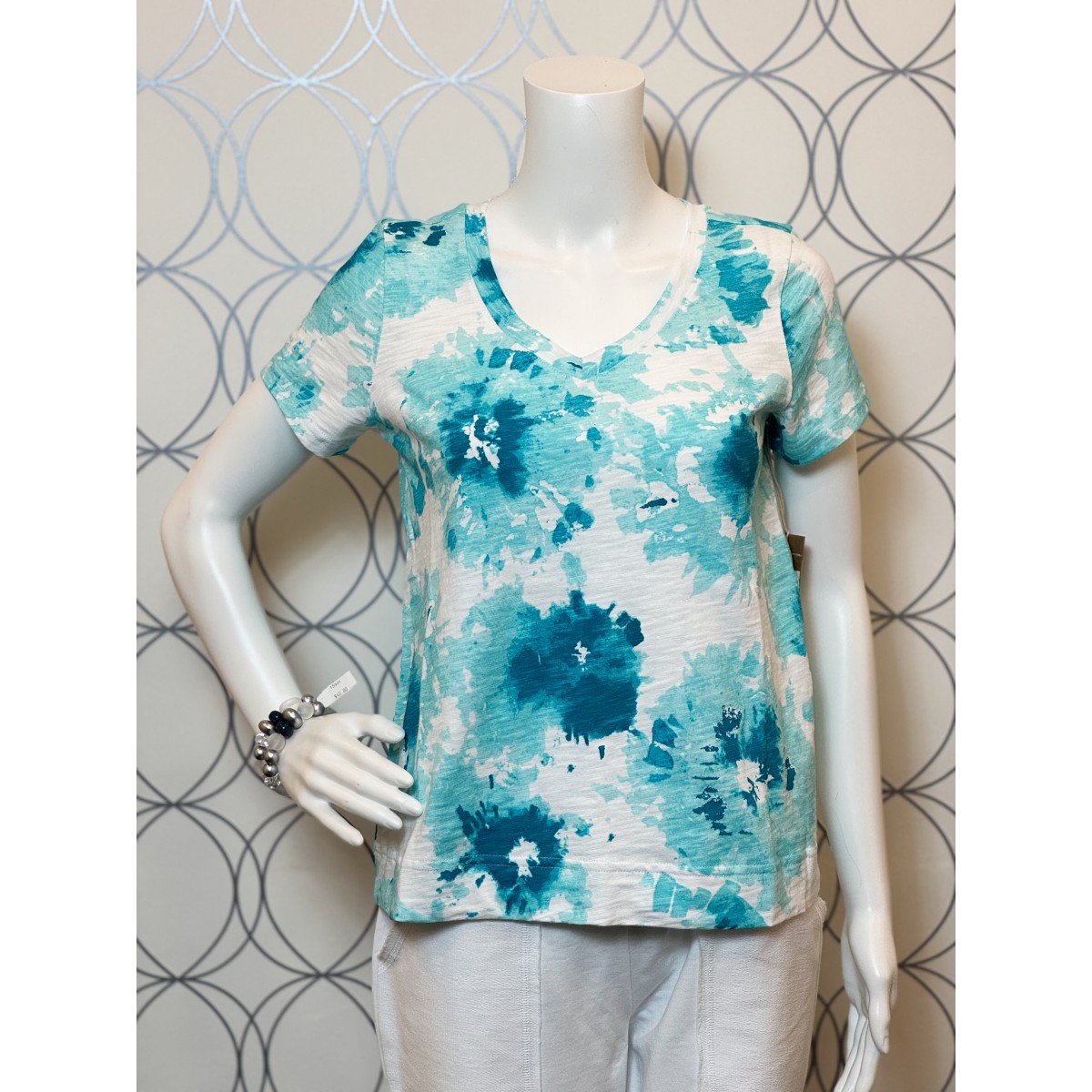 Escape by Habitat - V-Neck Tee - Maui