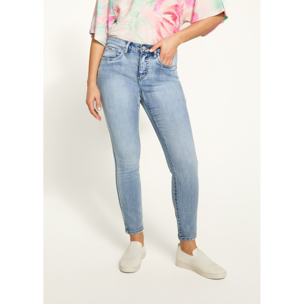 French Dressing - Olivia Slim Ankle - Light Wash French Dressing - Olivia Slim Ankle - Light Wash