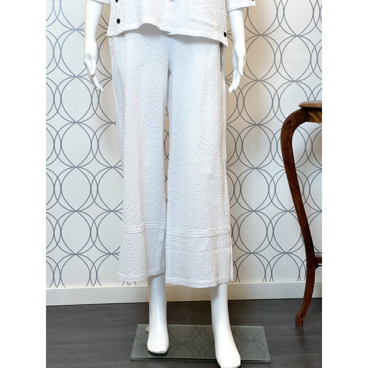 Habitat - Relaxed Split Hem Crop - White