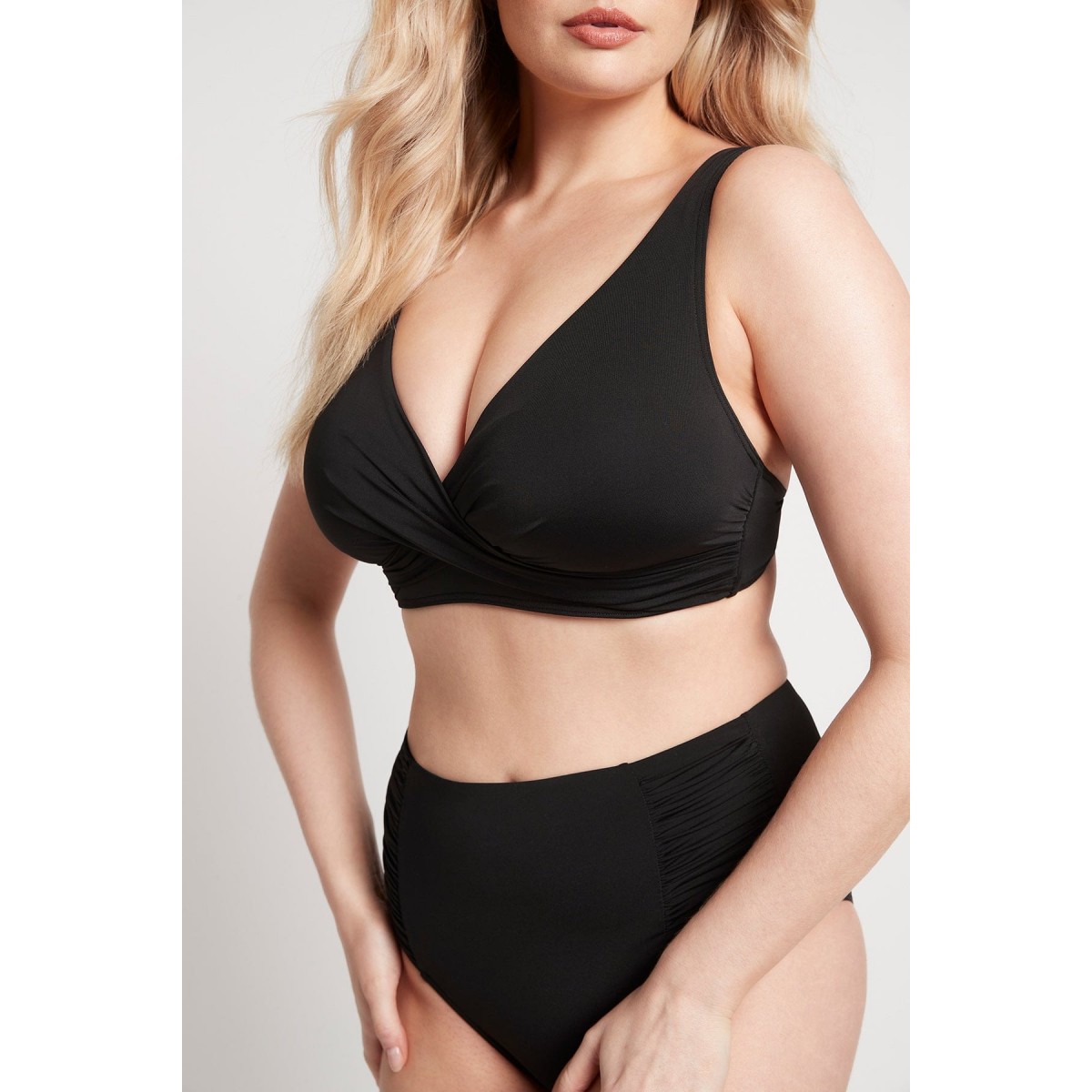Sea Level - Essentials Twist Front G Cup Under Wire Bra - Black 